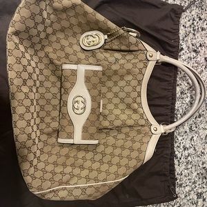Gucci purse with wallet